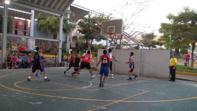 Con un buen ambiente en el graderío y un excelente clima se pudo vivir una gran jornada de esta liga que se ha ido ganando un lugar en la zona y posesionando en el gusto de los practicantes del baloncesto, tanto en la rama varonil como en la femenil; en las últimas ediciones el número de equipos ha ido creciendo en beneficio del nivel de competencia de este sector