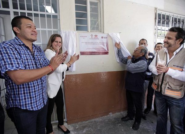 Dicha obra tuvo una inversión de 326 mil 700 pesos del ramo 33 y es resultado del esfuerzo de padres y madres de familia, directivos y autoridades municipales