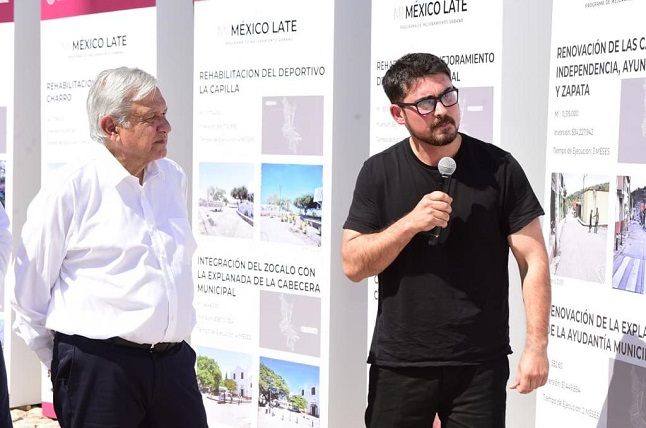 Los principales reclamos de los campesinos y pobladores fueron la cancelación de la Termoeléctrica de Huexca, el esclarecimiento del asesinato de Samir Flores Soberanes, opositor al proyecto, y el retiro inmediato del cuadro del “Zapata Gay”, que muestra a un Emiliano Zapata afeminado, desnudo y montado en un caballo con el pene erguido