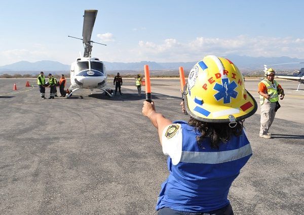 Maura Irais Esquivel Sánchez, titular del ERUM, informó que dicha práctica tiene como objetivo ampliar los conocimientos de los diferentes servicios de emergencia y las medidas de seguridad para interactuar con un helicóptero-ambulancia