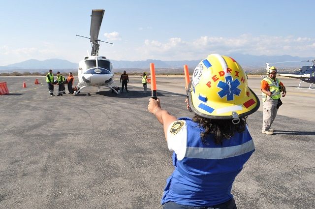 Maura Irais Esquivel Sánchez, titular del ERUM, informó que dicha práctica tiene como objetivo ampliar los conocimientos de los diferentes servicios de emergencia y las medidas de seguridad para interactuar con un helicóptero-ambulancia