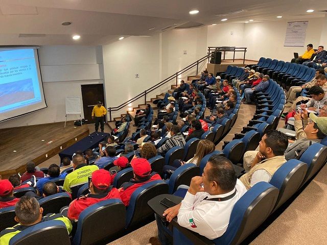 En éste participa también personal de las secretarías de Reordenamiento Territorial y de Desarrollo Urbano Sustentable, así como de la UAEM y ayudantes municipales de Chamilpa, Santa María Ahuacatitlán, Tetela del Monte, Ahuatepec, Ocotepec, Buena Vista del Monte y Plutarco Elías Calles