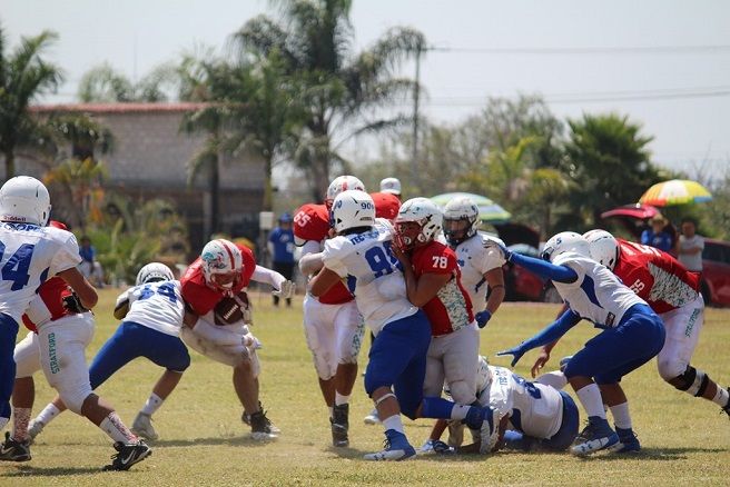 En casa, el emparrillado El Deshuesadero de la zona oriente, cayó ante los Borregos del Instituto Tecnológico de Estudios Superiores de Monterrey (ITESM), Campus Puebla, 00-28; los dirigidos por su entrenador en jefe Mario Alberto Cabrera siguen sin encontrar la formula para sumar su primera victoria de la temporada, en una edición que no ha sido del nada sencilla