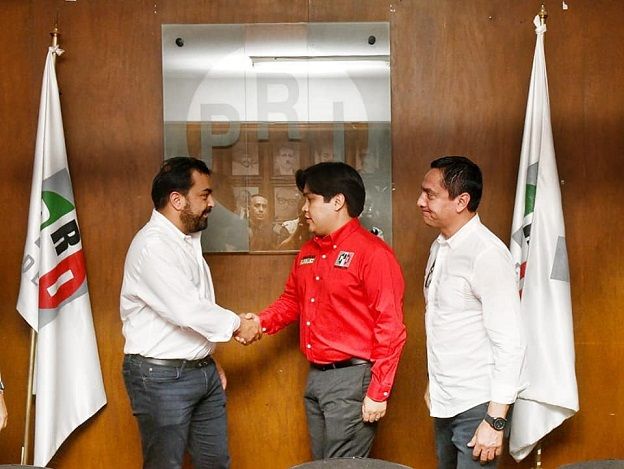 Márquez Godínez, ex secretario de Organización del CDE, asumió el cargo de Presidente por medio del mecanismo de prelación que establecen los Estatutos en caso de ausencia simultánea del presidente y la secretaria general del partido, situación que se cumplió, ante la renuncia de Alberto Martínez González y la solicitud de licencia temporal de Maricela Velázquez Sánchez