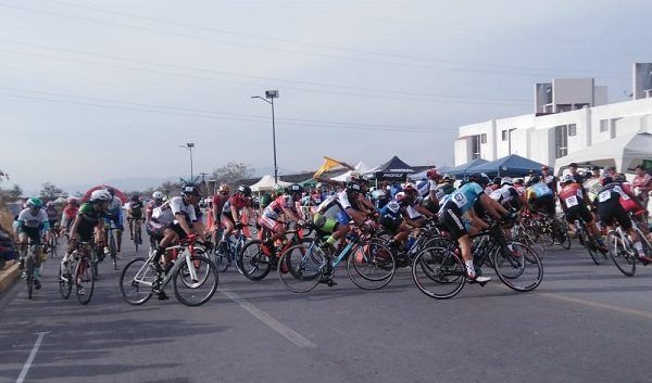 Por ello y como parte del trabajo coordinado con las autoridades del gobierno del estado y municipal se unen a las medidas que se asumieron de parar las actividades, y esperar que pase la parte más complicada de estas acciones de salud, y regresar con renovados bríos al ajuste del calendario y continuar por el buen camino