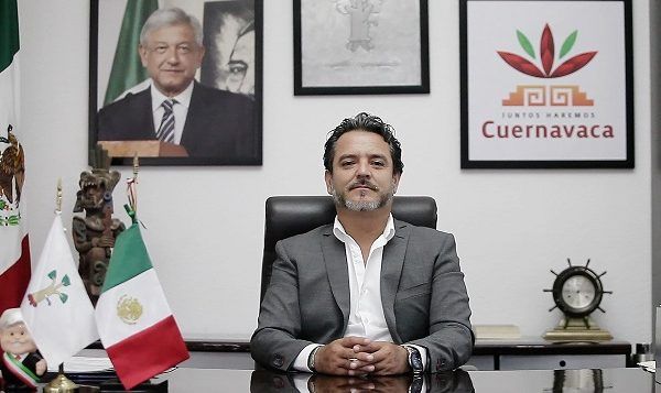 Cierre total de actividades comerciales con excepción de las catalogadas como esenciales e imprescindibles y que son: hospitales, clínicas, laboratorios clínicos, lavanderías, tintorerías, farmacias, veterinarias, supermercados, tiendas de conveniencia, bancos, tiendas de abarrotes, panaderías, tortillerías, carnicerías, gasolineras, distribuidoras de gas LP o natural, ferreterías, producción agrícola y pecuaria, servicios de mensajería, producción y distribución de agua embotellada, telecomunicaciones y medios de comunicación, servicios de seguridad privada