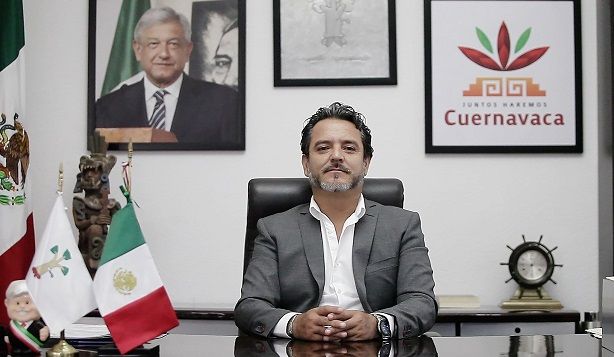 Cierre total de actividades comerciales con excepción de las catalogadas como esenciales e imprescindibles y que son: hospitales, clínicas, laboratorios clínicos, lavanderías, tintorerías, farmacias, veterinarias, supermercados, tiendas de conveniencia, bancos, tiendas de abarrotes, panaderías, tortillerías, carnicerías, gasolineras, distribuidoras de gas LP o natural, ferreterías, producción agrícola y pecuaria, servicios de mensajería, producción y distribución de agua embotellada, telecomunicaciones y medios de comunicación, servicios de seguridad privada