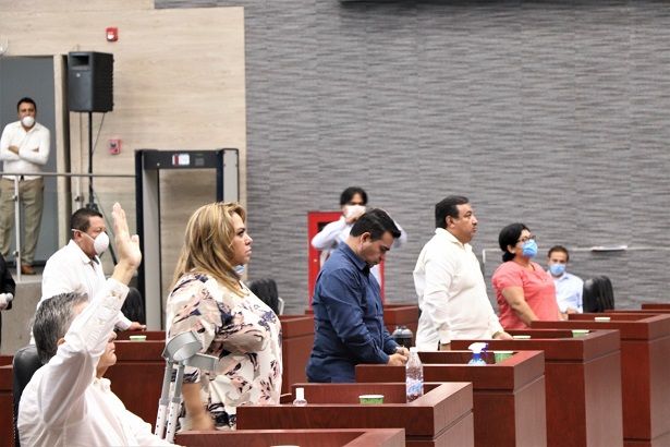 Cabe recordar que dicha minuta fue aprobada el 24 de marzo de 2020, en sesión del Pleno del Senado de la República, por 91 votos a favor, uno en contra y una abstención, de la cual se dio cuenta en el Congreso local el pasado 27 de marzo, por lo que el diputado Alfonso de Jesús Sotelo Martínez, presidente de la Mesa Directiva, instruyó turnar a la Comisión de Puntos Constitucionales y Legislación para los efectos legales conducentes