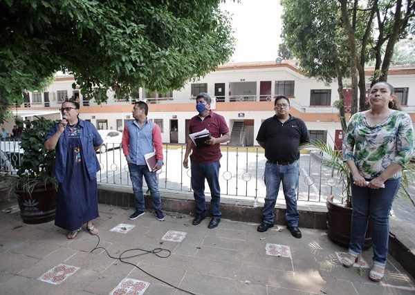 Otilia Reyes Soto, secretaria general del Sindicato Auténtico de Trabajadores al Servicio del Ayuntamiento, y Liliana Nájera Castillo del Sindicato de Trabajadores y Empleados, aseguraron que la administración municipal no ha aplicado descuentos, ni ha forzado formas de vacaciones; además no tienen registro de casos confirmados de coronavirus entre la base trabajadora