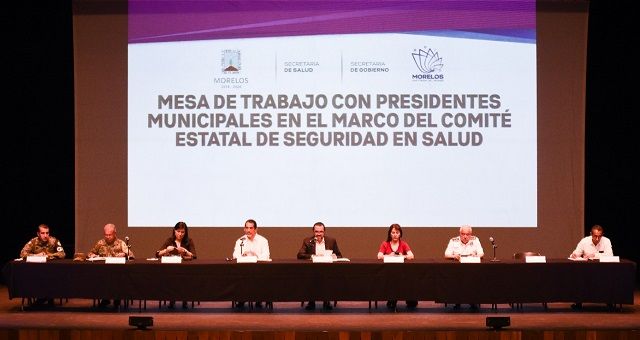 Luego de escuchar los planteamientos y dudas que las y los alcaldes tienen en materia de salud, seguridad y desarrollo económico, Pablo Ojeda reiteró la voluntad del Gobierno que encabeza Cuauhtémoc Blanco Bravo para sumar esfuerzos e implementar acciones que salvaguarden la vida e integridad de las familias morelenses