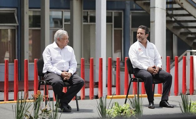 El presidente visitó las instalaciones del Hospital “Carlos Calero Elorduy” del Instituto de Seguridad y Servicios Sociales para los Trabajadores al Servicio del Estado (ISSSTE), lugar donde anunció la reconstrucción del nosocomio y así fortalecer la capacidad hospitalaria instalada para salir adelante del reto que representa el coronavirus para la salud de los mexicanos