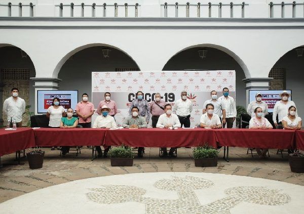 “Los presidentes municipales de Morelos tratamos de salir adelante por la contingencia que ocasiona el coronavirus, nuestro propósito es salvaguardar la vida de nuestra gente”, expresó el alcalde de Cuernavaca, Antonio Villalobos Adán