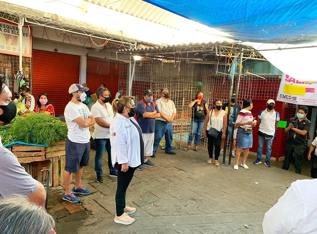 Las Diputadas y Diputados del Congreso sostuvimos una reunión general con representantes del Mercado hace dos semanas, el domingo y martes pasados, en lo personal hice recorridos al interior del Mercado, -dijo Tania Valentina-