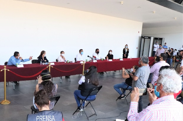 Alejandra Flores Espinoza, Rosalina Mazari Espín, Andrés Duque Tinoco y José Luis Galindo Cortez
