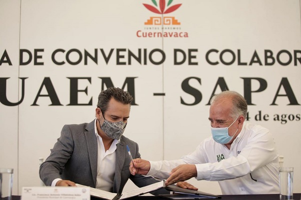 Por su parte, el rector de la UAEM, Gustavo Urquiza Beltrán, agradeció el interés y la buena voluntad del alcalde capitalino y del SAPAC por contribuir en el fortalecimiento del conocimiento de la comunidad universitaria, al asegurar el abastecimiento de agua potable, factor fundamental para hacer frente a la pandemia con las medidas preventivas