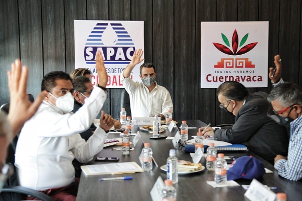 En la reunión ordinaria de la Junta de Gobierno del SAPAC, al aprobarse los documentos rectores de las finanzas del organismo, por parte de la Junta de Gobierno y el reciente convenio de reestructuración con la Comisión Federal de Electricidad (CFE) y la Universidad Autónoma de Morelos (UAEM), el alcalde advirtió la necesidad de garantizar el buen funcionamiento del SAPAC para no perjudicar a los usuarios de Cuernavaca