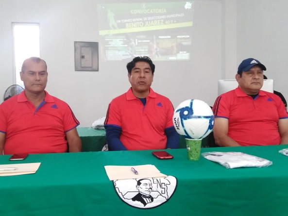 Dan a conocer torneo de futbol "Benito Juárez 40 y más"