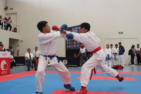 Destacó que se viene una restructuración total en el seno de la Asociación de Karate Do con la aplicación de programas de crecimiento en esta especialidad deportiva con la idea de mantener el crecimiento en sus atletas y sus propios dirigentes quienes son esenciales en la formación y crecimiento de cada uno de ellos