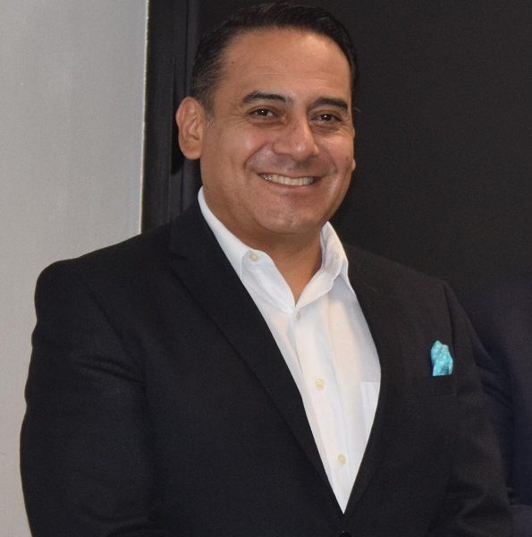 En el marco de la conmemoración de los 210 años del inicio de la Independencia de México, me parece oportuno resaltar que este acontecimiento histórico ha significado un afianzamiento de nuestra democracia y la fortaleza de las instituciones para hacer de nuestra nación un México moderno: si es así vale la pena preguntarse: La Independencia de México ¿se ha consolidado realmente? O ¿la democracia política que hemos logrado se encuentra a merced de los poderes fácticos?