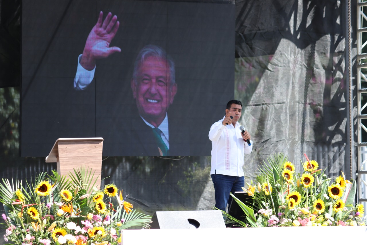 Al rendir su segundo Informe Legislativo, acompañado por la secretaria de Organización del Comité Nacional de Morena, Xóchilt Zagal y la diputada federal Juanita Guerra Mena, Pepe Casas dijo que en Morelos somos miles de hombres y mujeres de buena voluntad que deseamos la transformación de nuestro estado