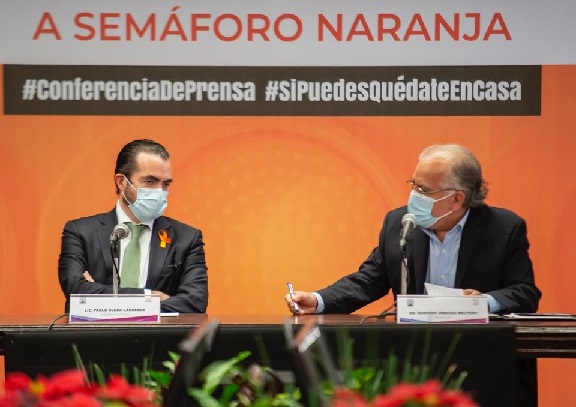 Acompañado por la secretaria de Hacienda, Mónica Boggio Tomasaz Merino, y el secretario de Educación, Luis Arturo Cornejo Alatorre, revisó el estatus económico por el que atraviesa la Máxima Casa de Estudios para el cierre de este fin de año