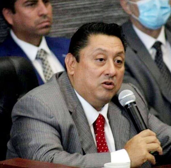 Comparece el fiscal de Morelos Uriel Carmona