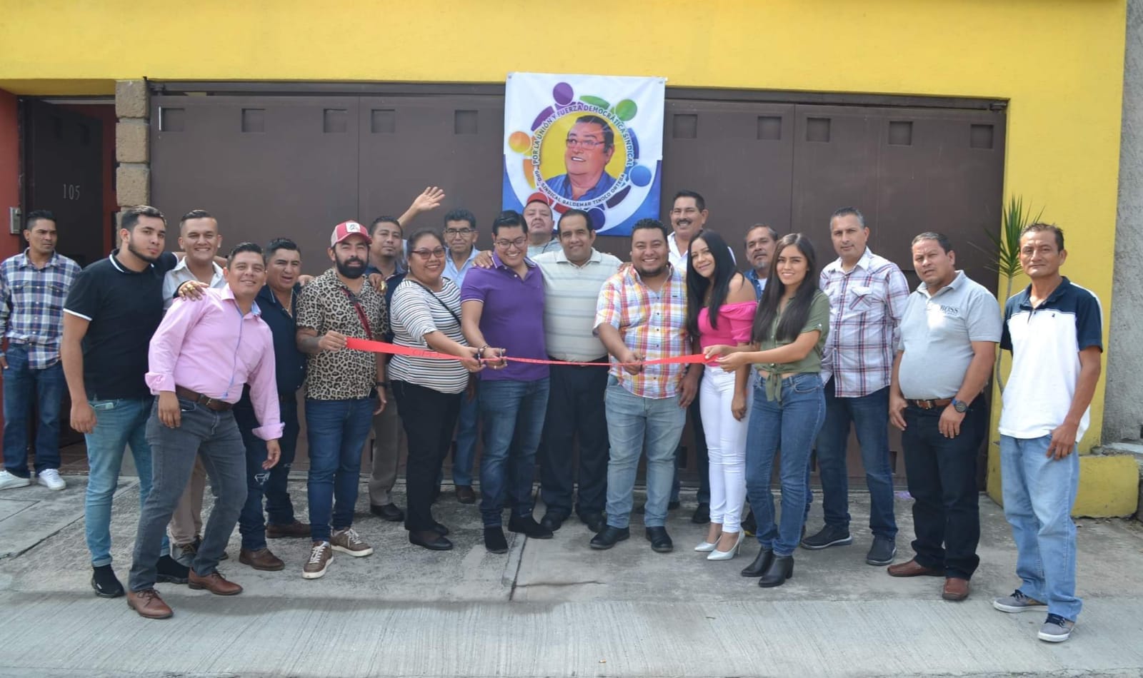 Baldemar Tinoco Ortega inaugura oficinas